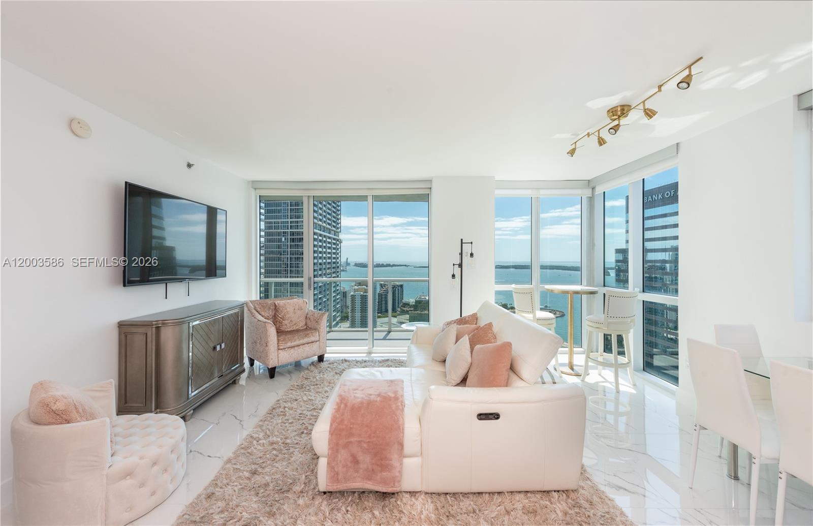 image 500 Brickell East7