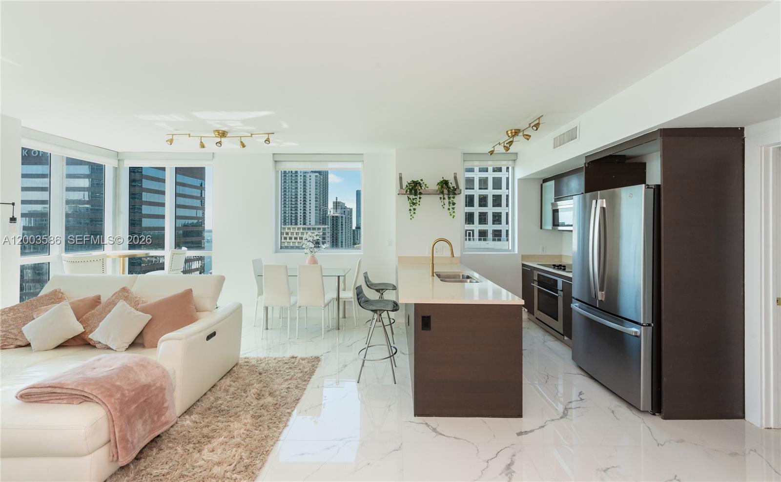 image 500 Brickell East8