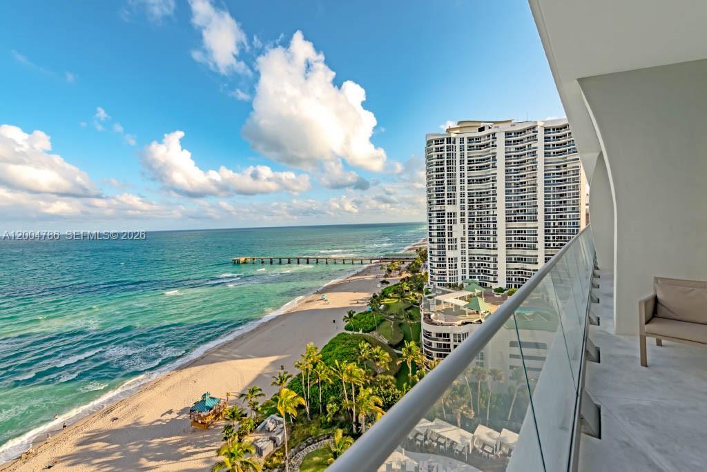 16901 Collins Ave #1404 Sunny Isles Beach, FL 33160