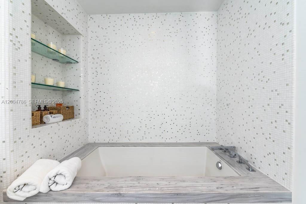 16901 Collins Ave #1404 Sunny Isles Beach, FL 33160