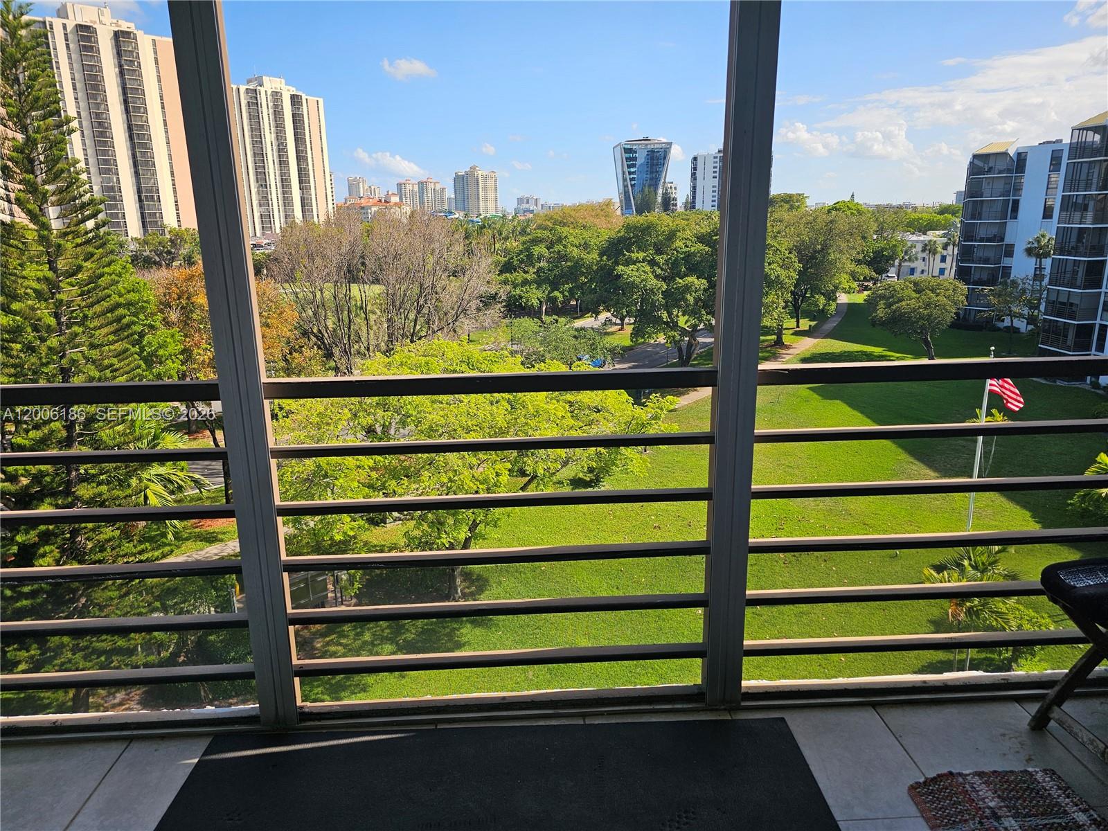 20500 W Country Clb Dr #609