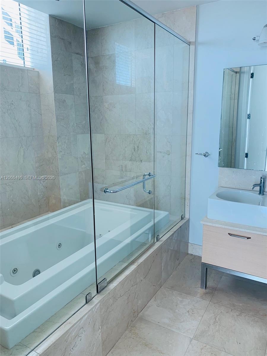 image Emerald at Brickell12