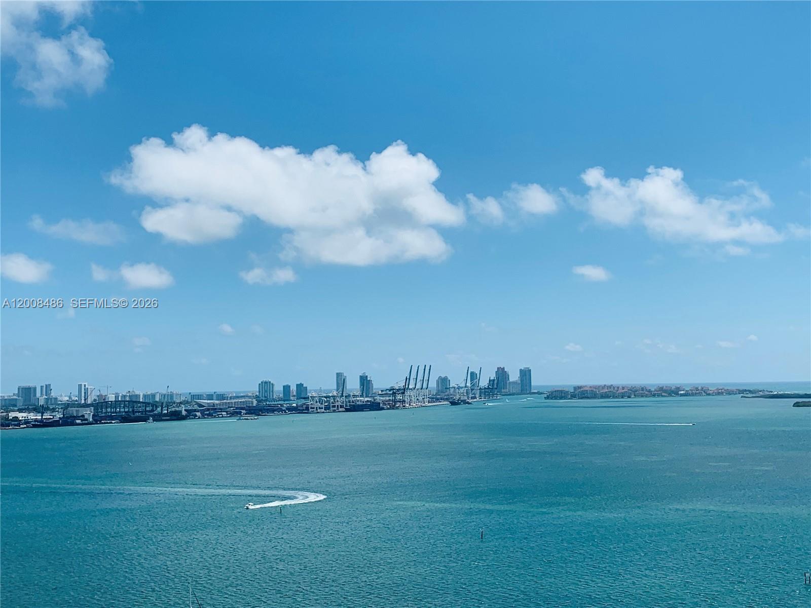 image Emerald at Brickell3