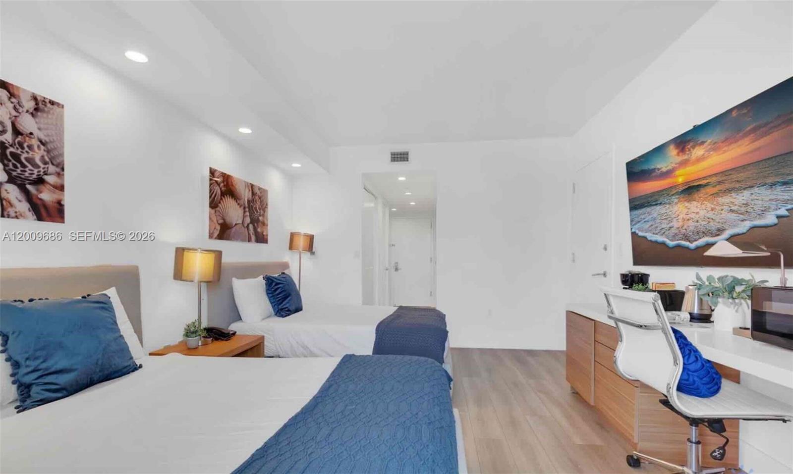 image Beachwalk Condominium9