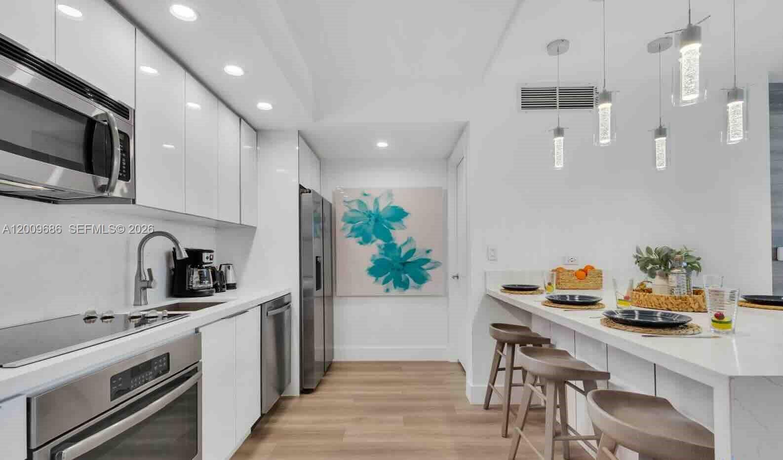 image Beachwalk Condominium2
