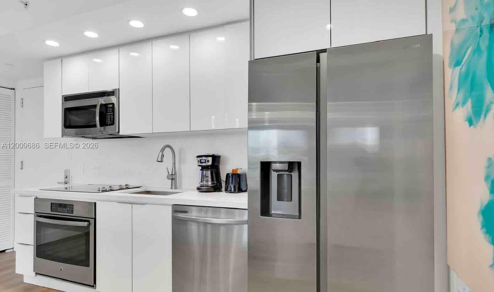 image Beachwalk Condominium3