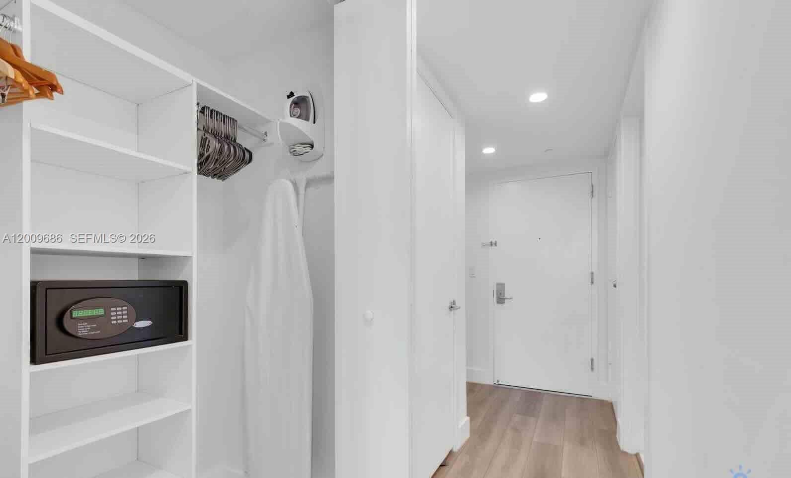 image Beachwalk Condominium7