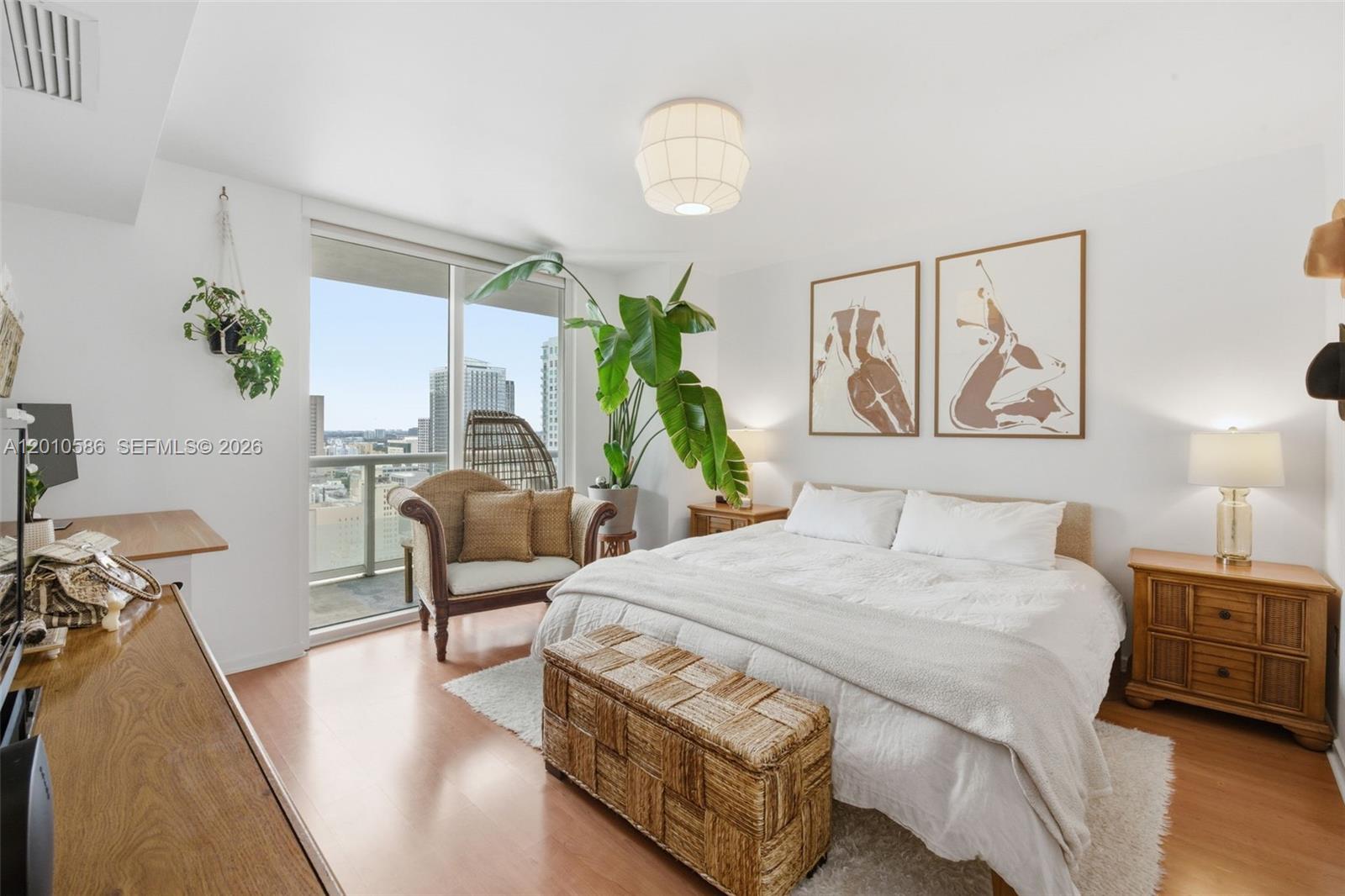 50 Biscayne Blvd #2911 Miami, FL 33132