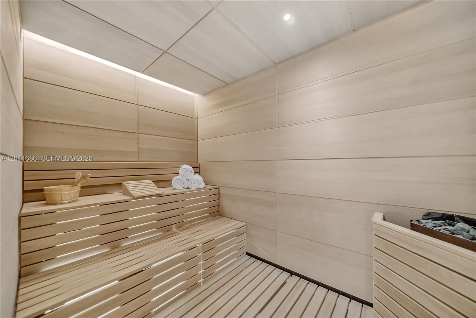image Una Residences24