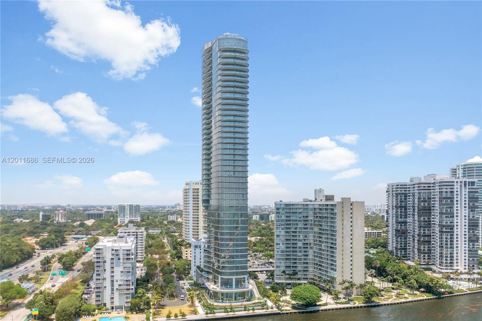 image Una Residences26