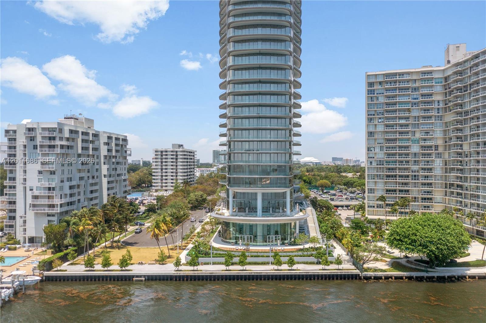 image Una Residences8