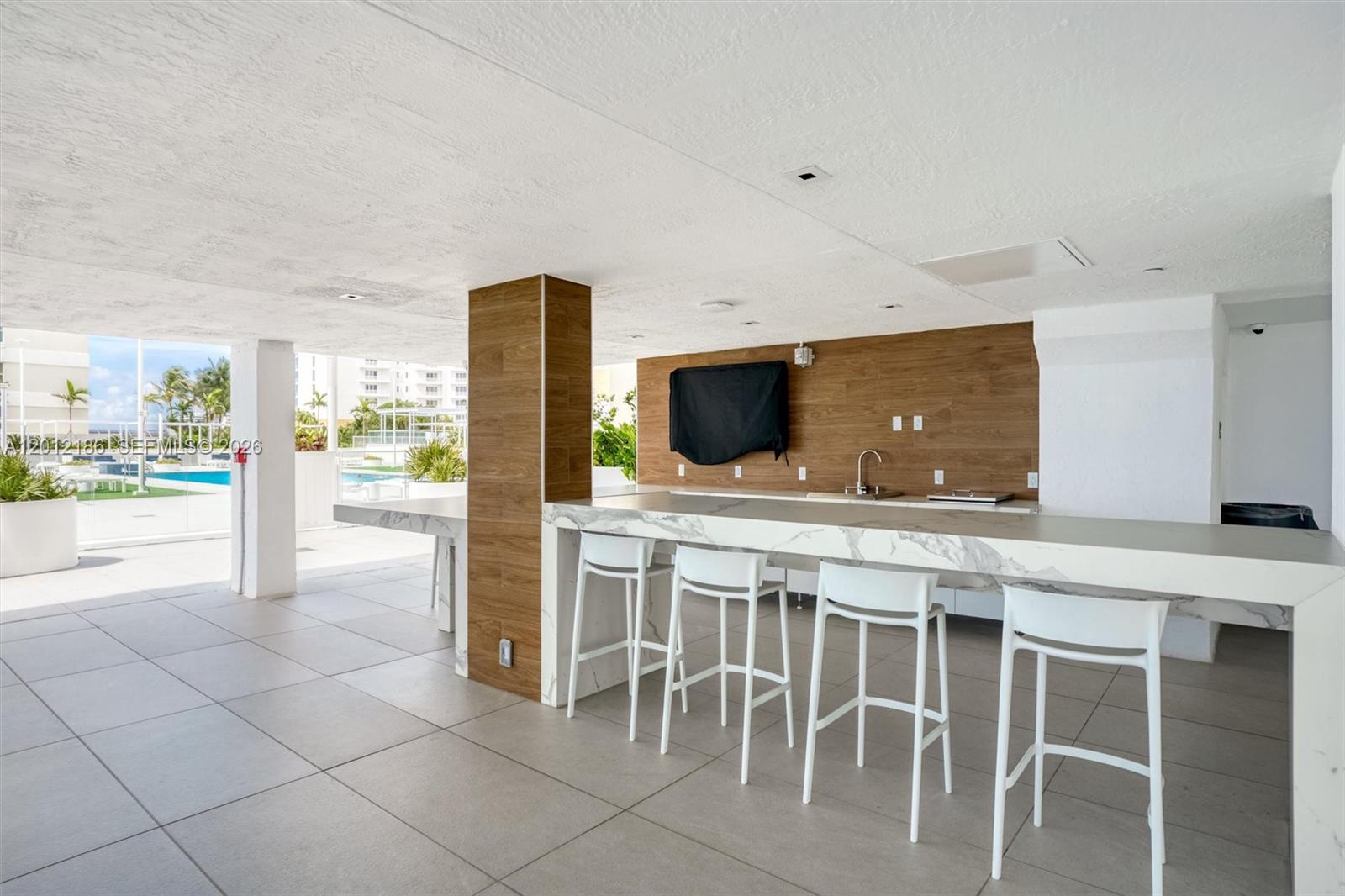 image Isola33