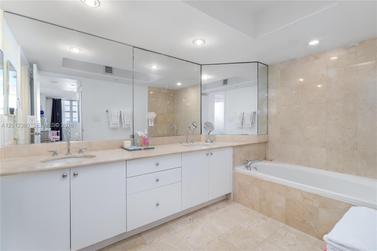 6917 Collins Ave #715 Miami Beach, FL 33141