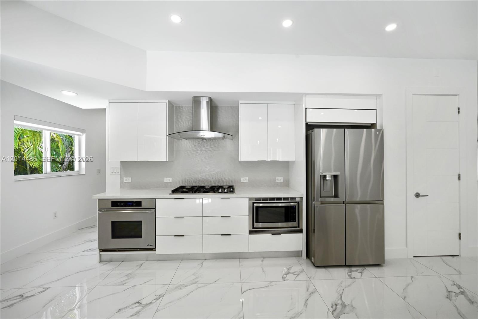 711 Sunset Dr Coral Gables, FL 33143