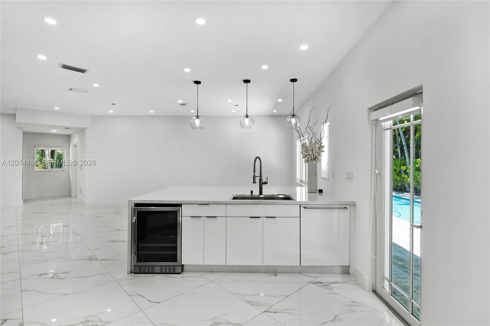 711 Sunset Dr Coral Gables, FL 33143