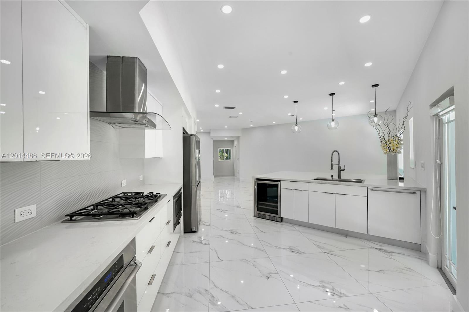 711 Sunset Dr Coral Gables, FL 33143