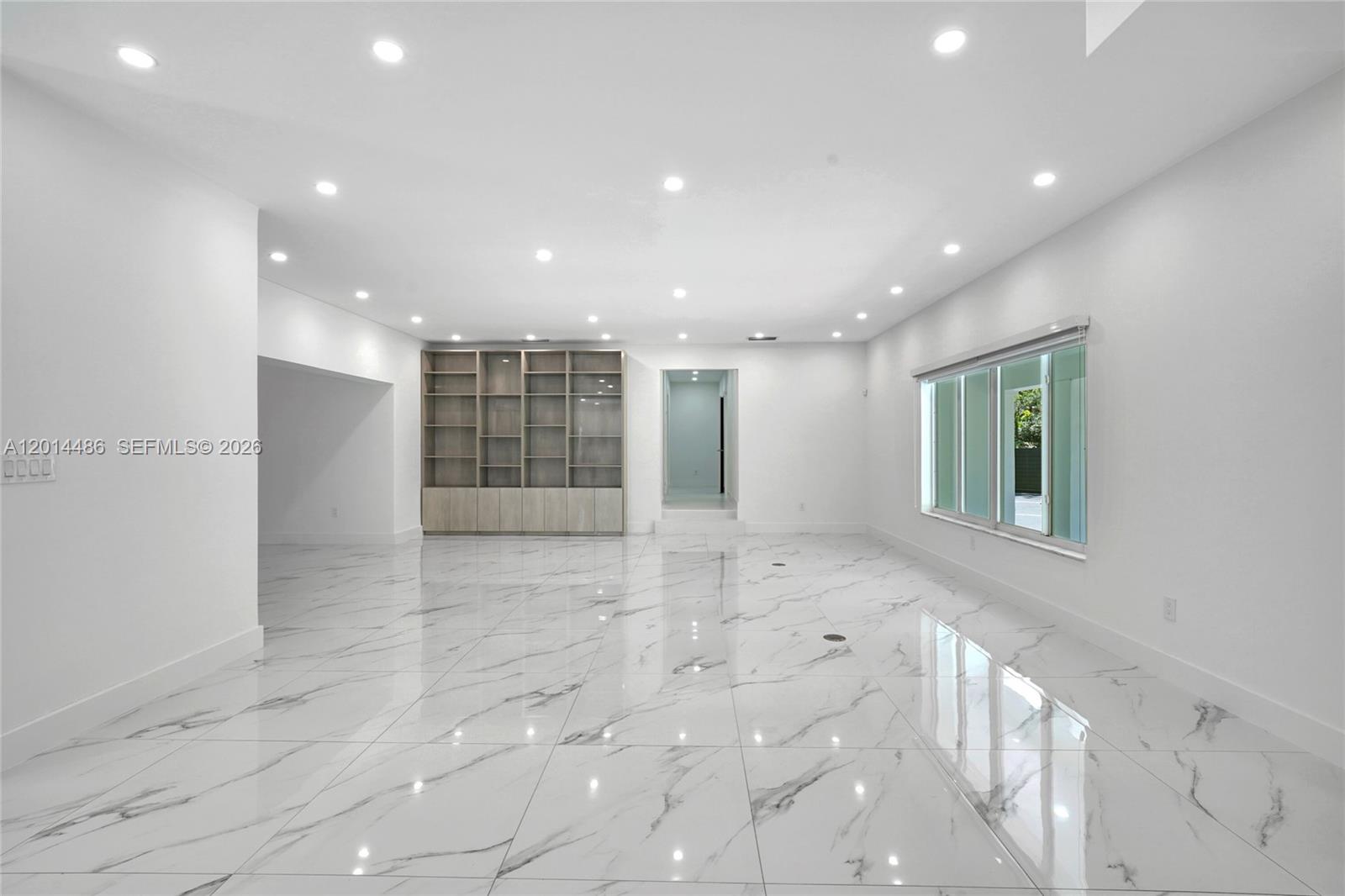711 Sunset Dr Coral Gables, FL 33143