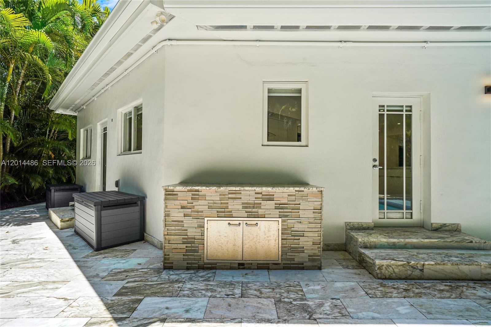 711 Sunset Dr Coral Gables, FL 33143
