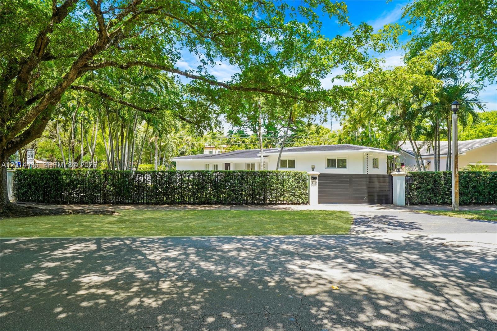 711 Sunset Dr Coral Gables, FL 33143