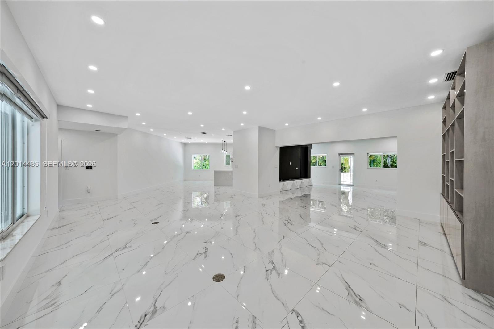 711 Sunset Dr Coral Gables, FL 33143