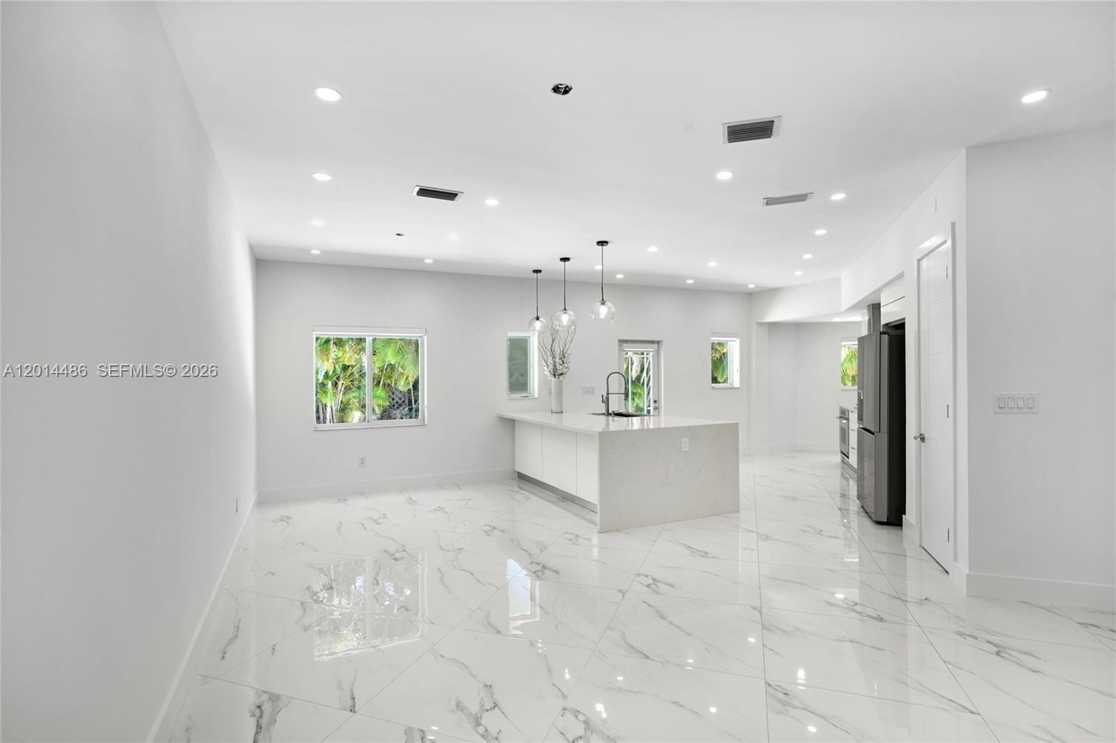 711 Sunset Dr Coral Gables, FL 33143