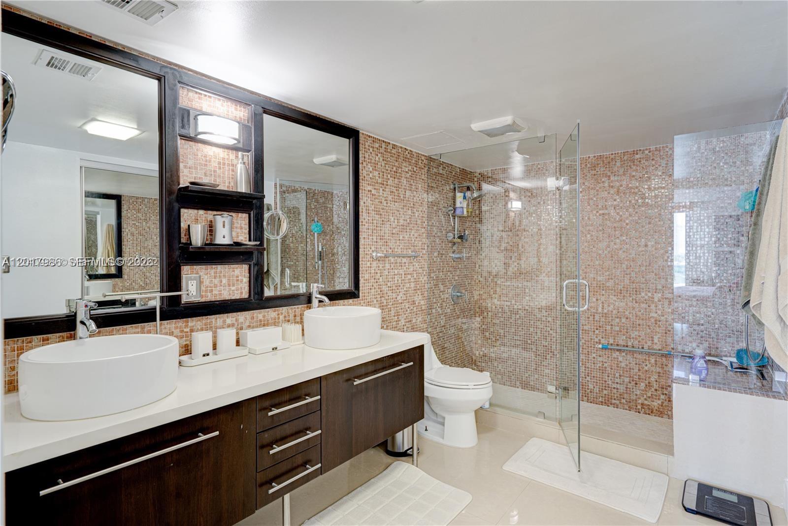 image Arlen House East14