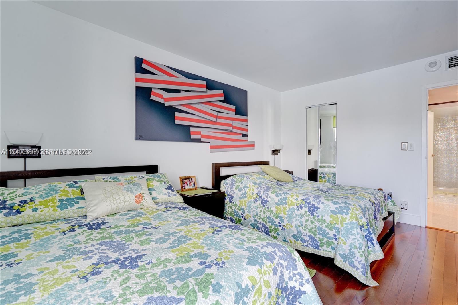 image Arlen House East17