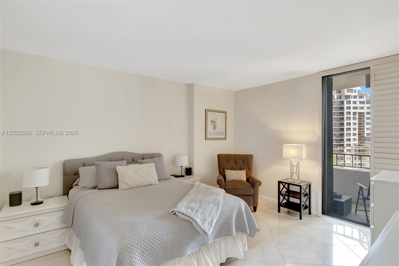 image Brickell Key One18