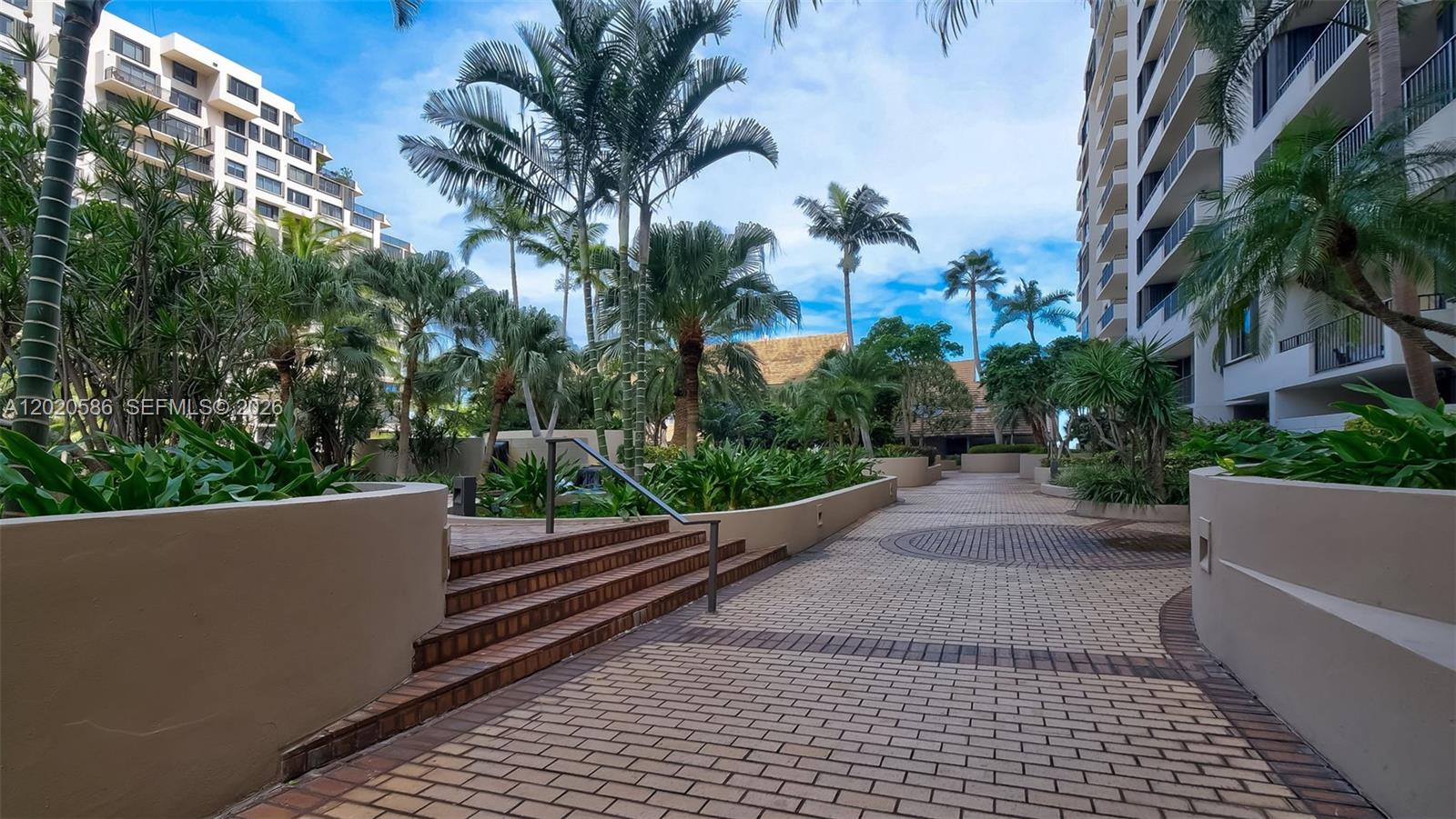 image Brickell Key One42