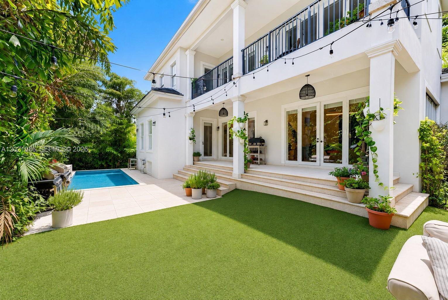 442 Ridgewood Rd Key Biscayne, FL 33149