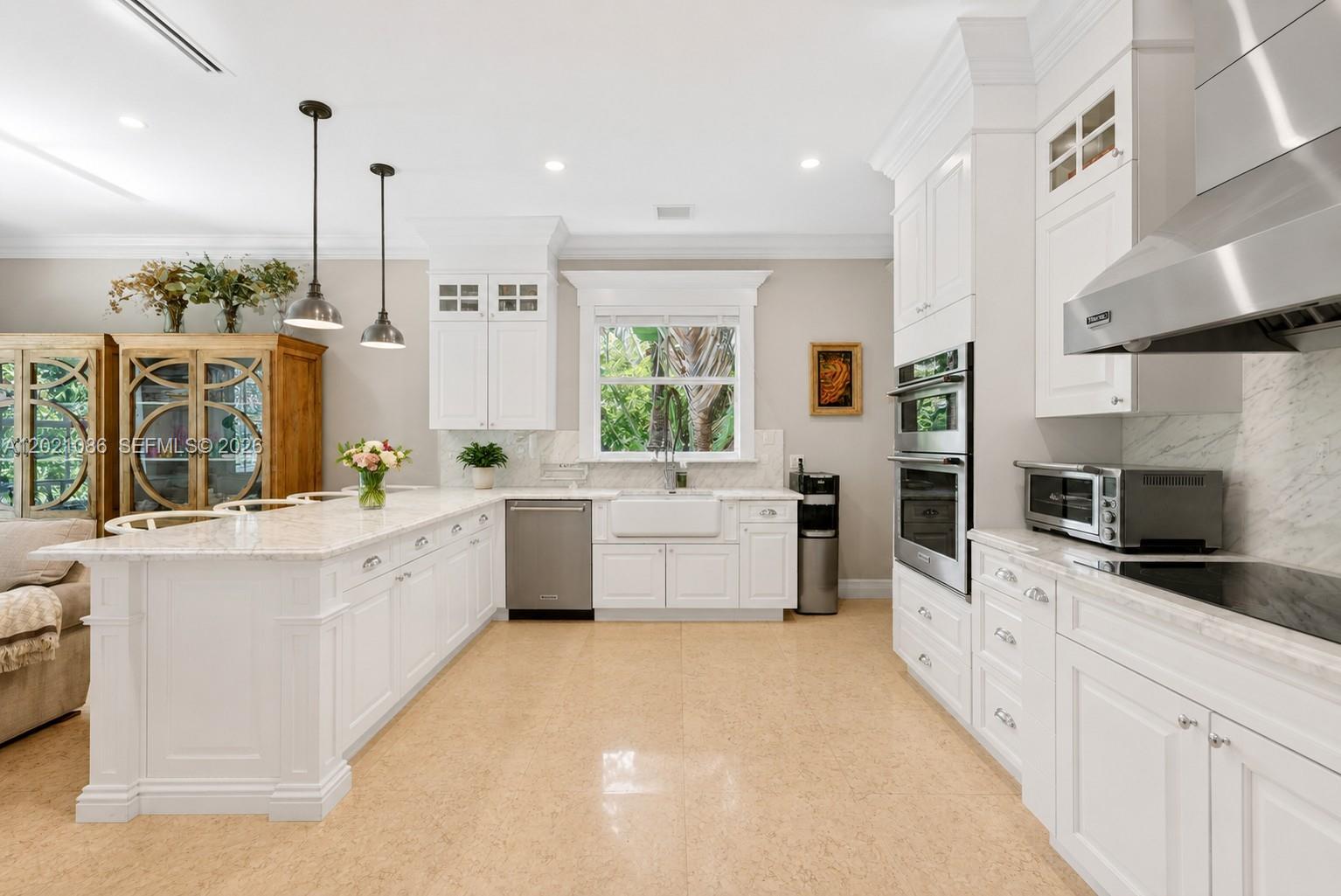 442 Ridgewood Rd Key Biscayne, FL 33149
