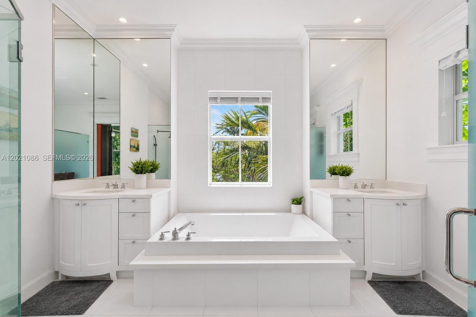 442 Ridgewood Rd Key Biscayne, FL 33149