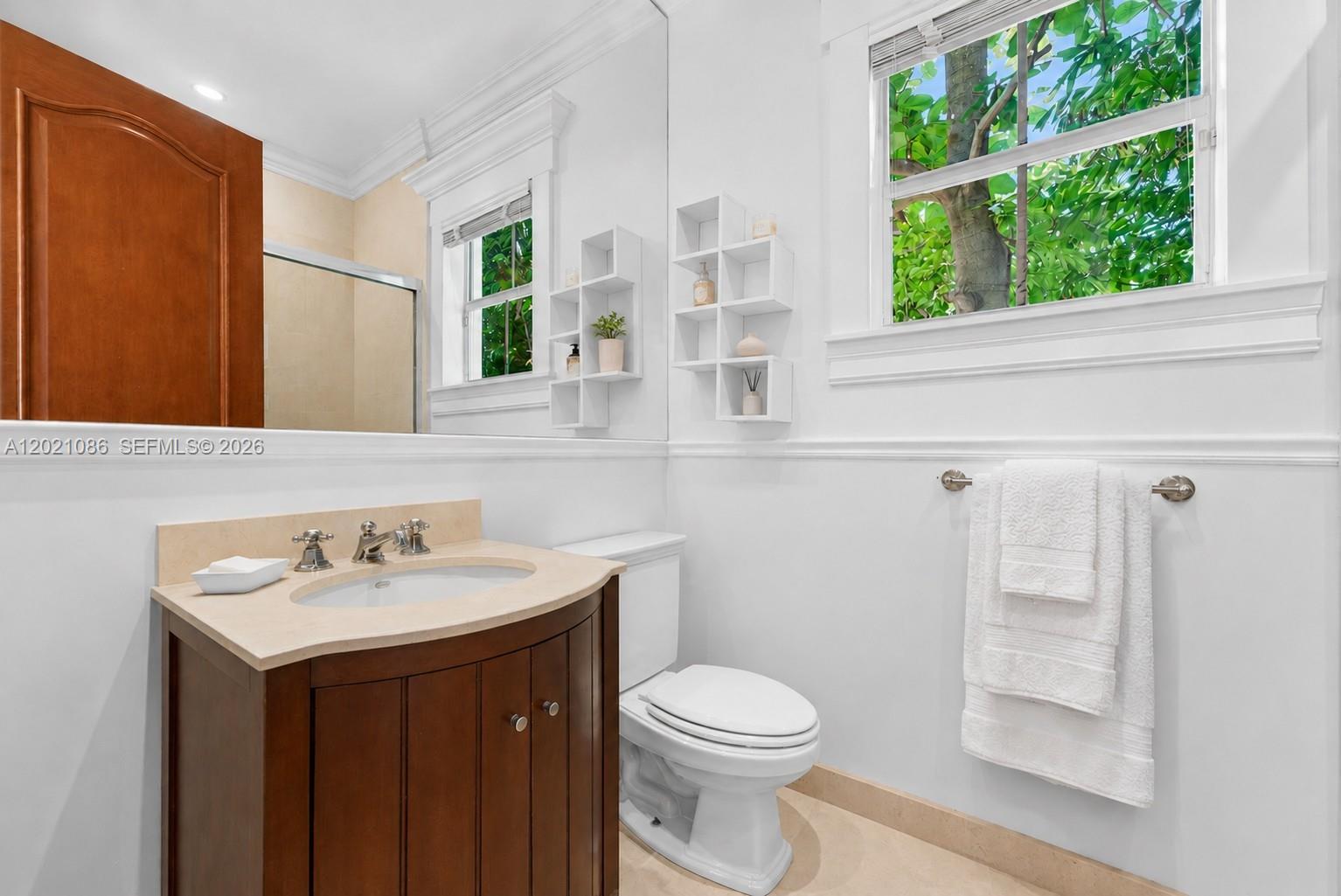 442 Ridgewood Rd Key Biscayne, FL 33149