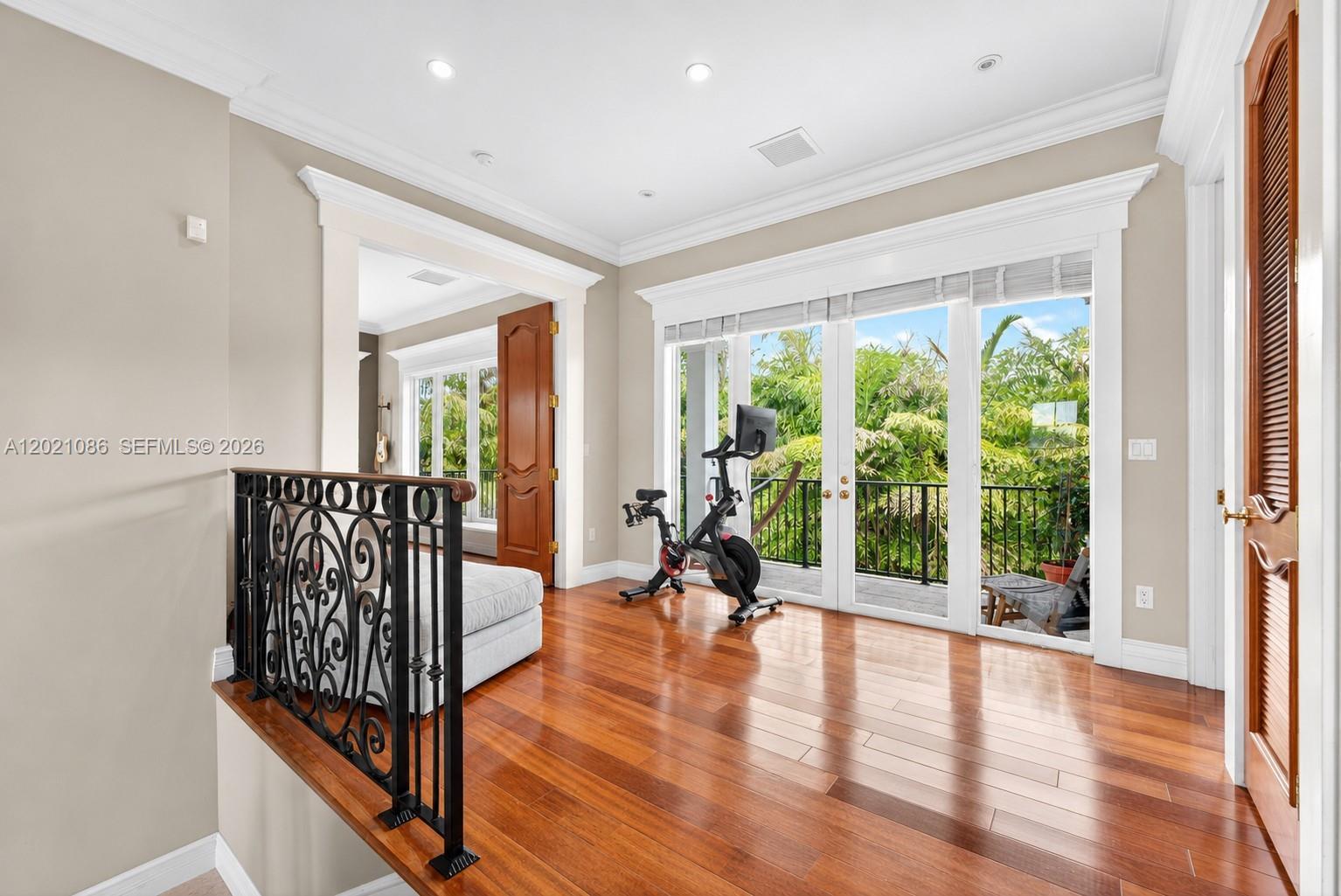 442 Ridgewood Rd Key Biscayne, FL 33149