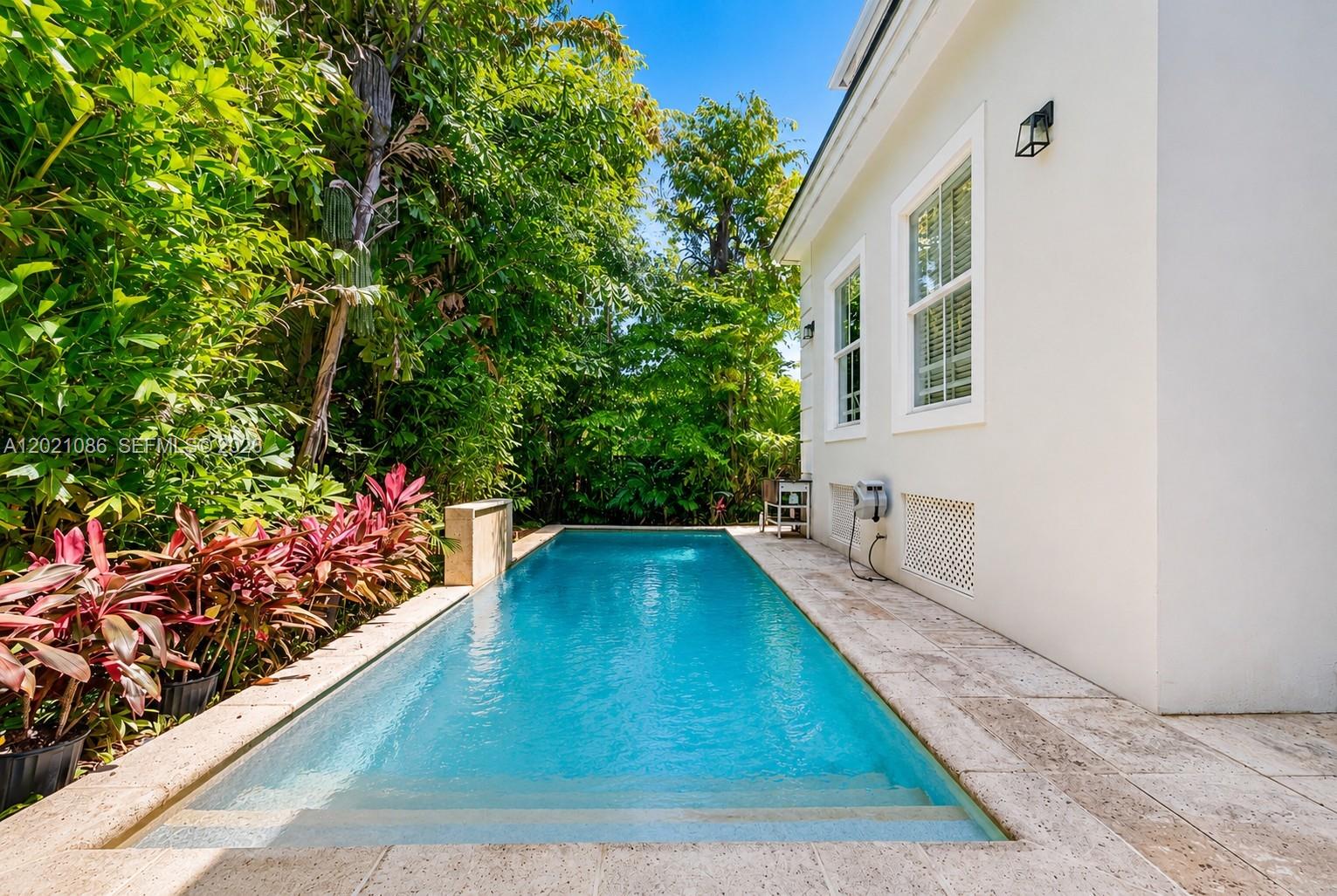 442 Ridgewood Rd Key Biscayne, FL 33149