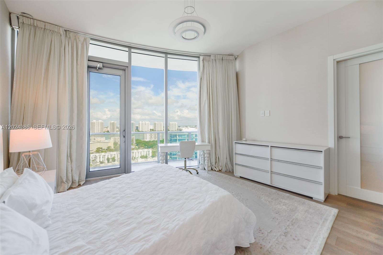 17475 Collins Ave #1703 Sunny Isles Beach, FL 33160
