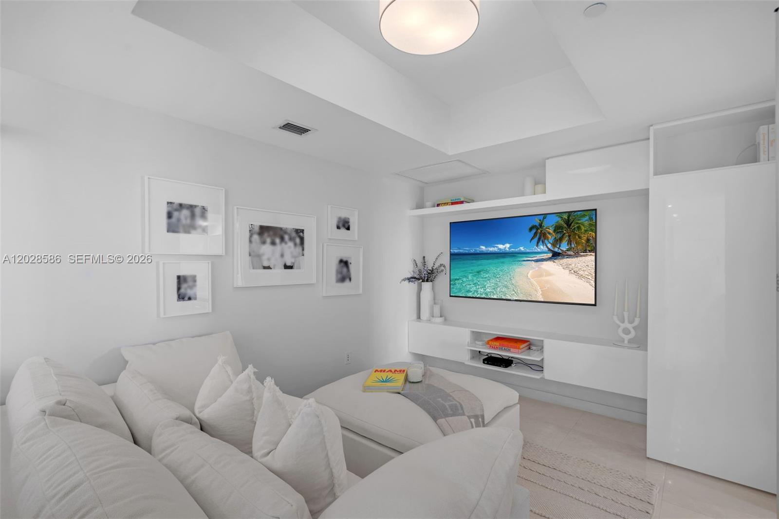 465 Brickell Ave #2703 Miami, FL 33131