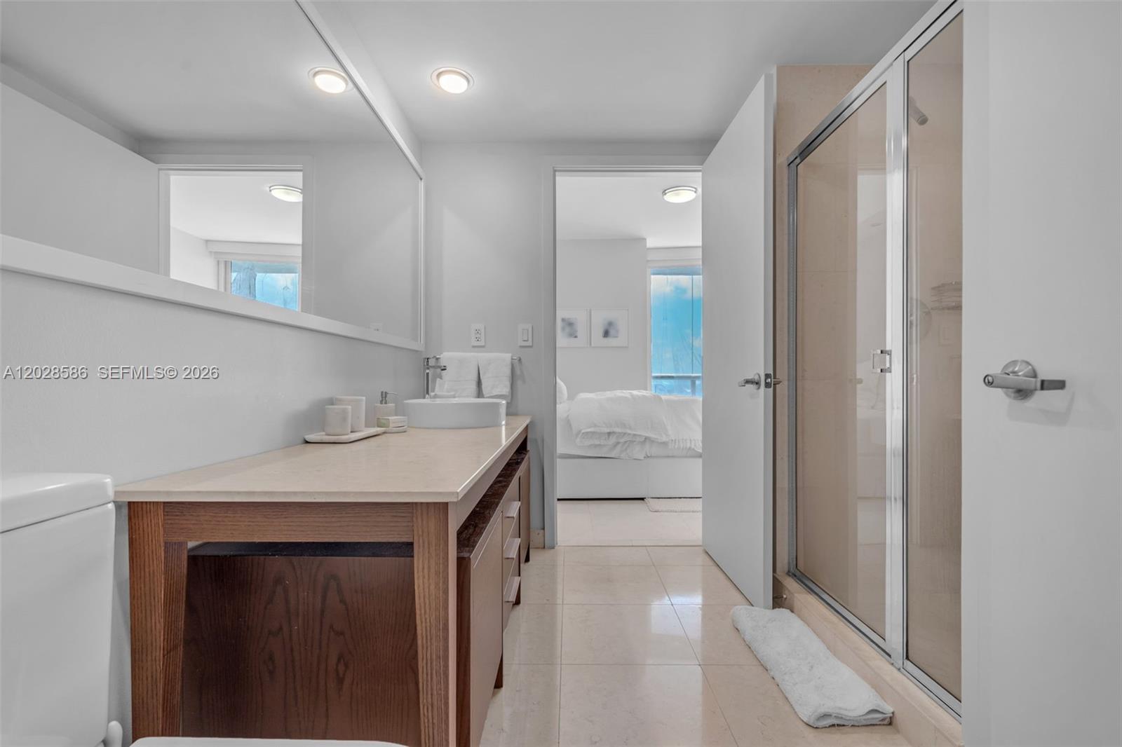 465 Brickell Ave #2703 Miami, FL 33131