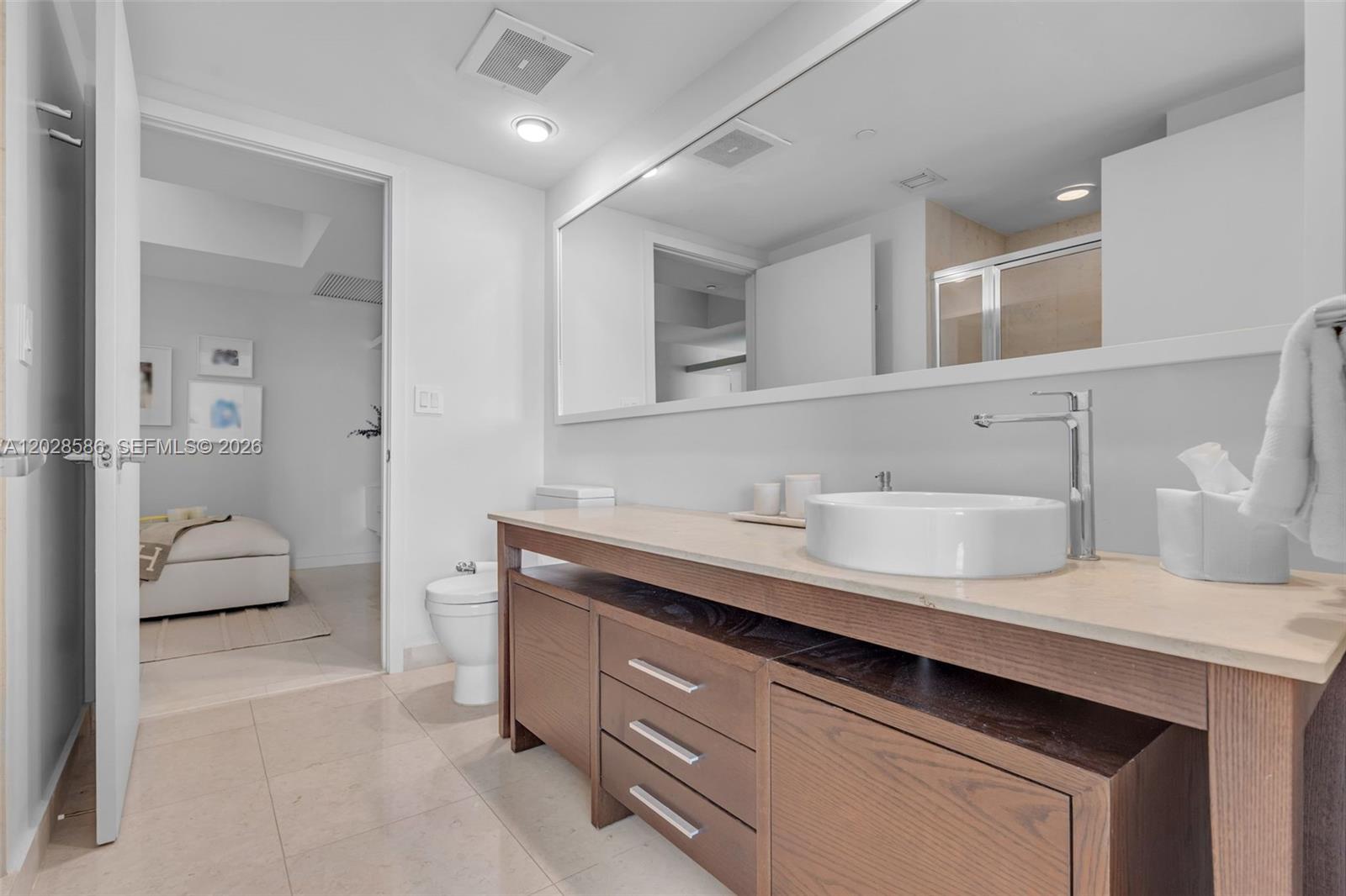 465 Brickell Ave #2703 Miami, FL 33131