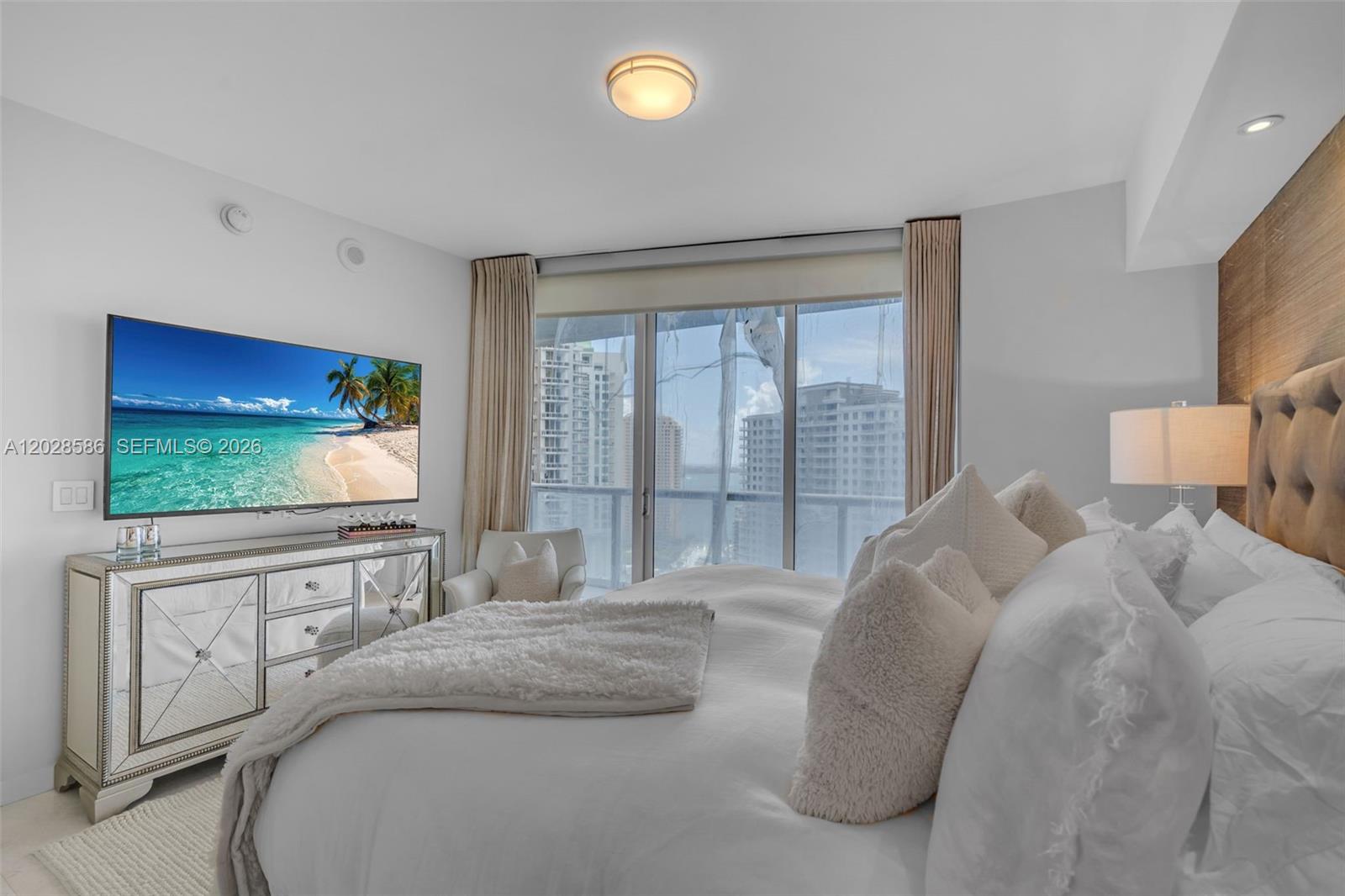 465 Brickell Ave #2703 Miami, FL 33131