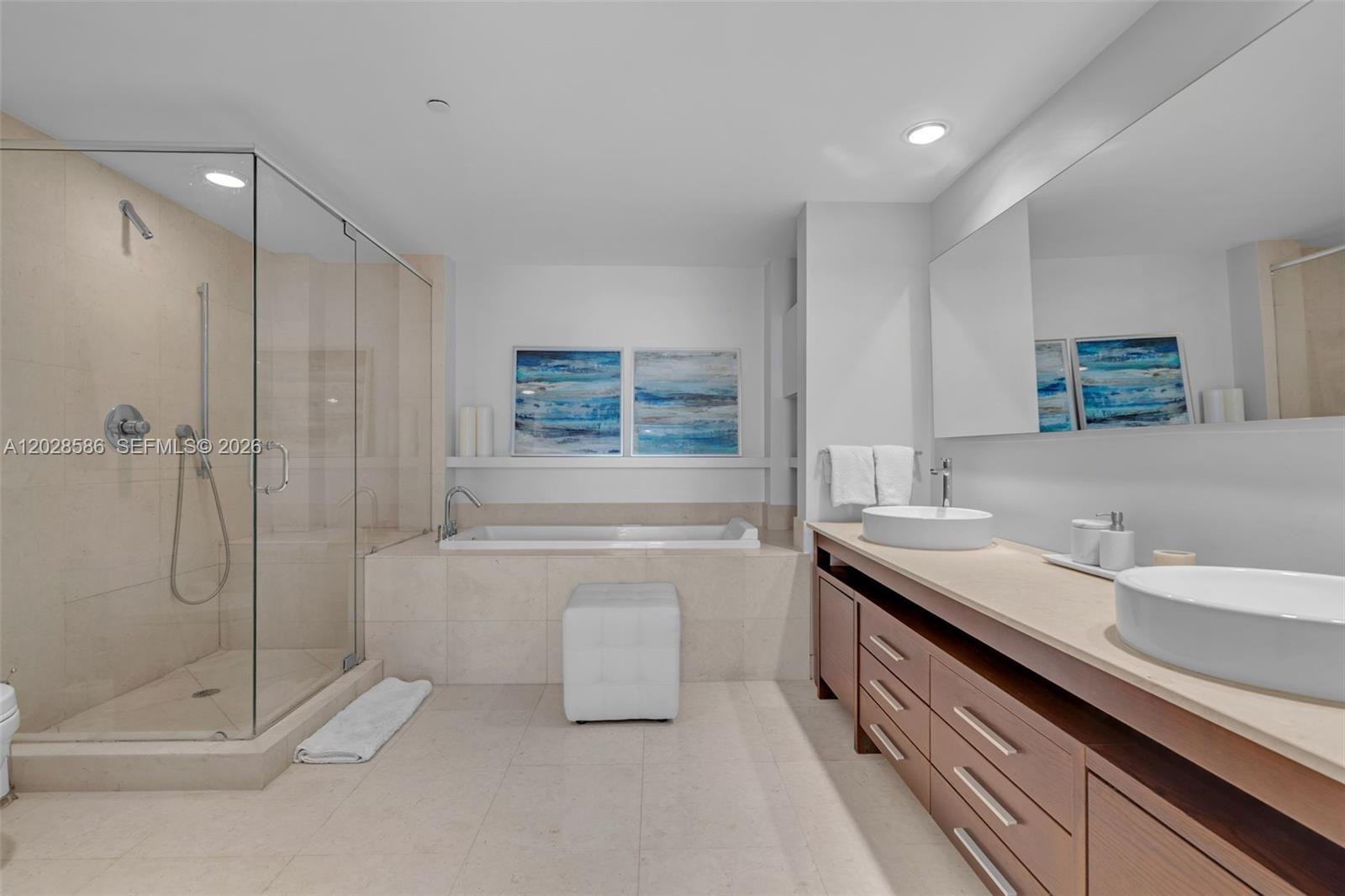 465 Brickell Ave #2703 Miami, FL 33131