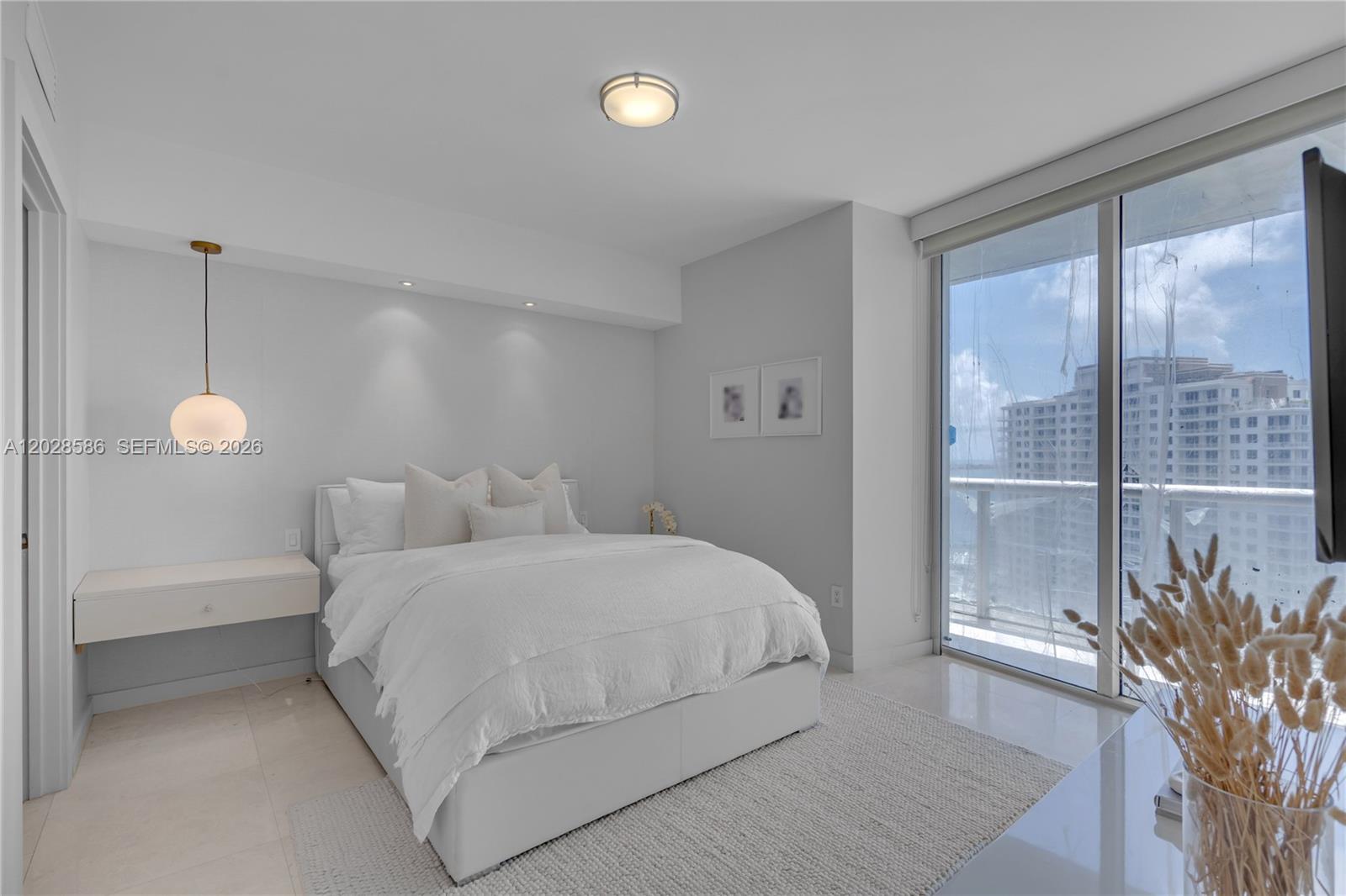 465 Brickell Ave #2703 Miami, FL 33131