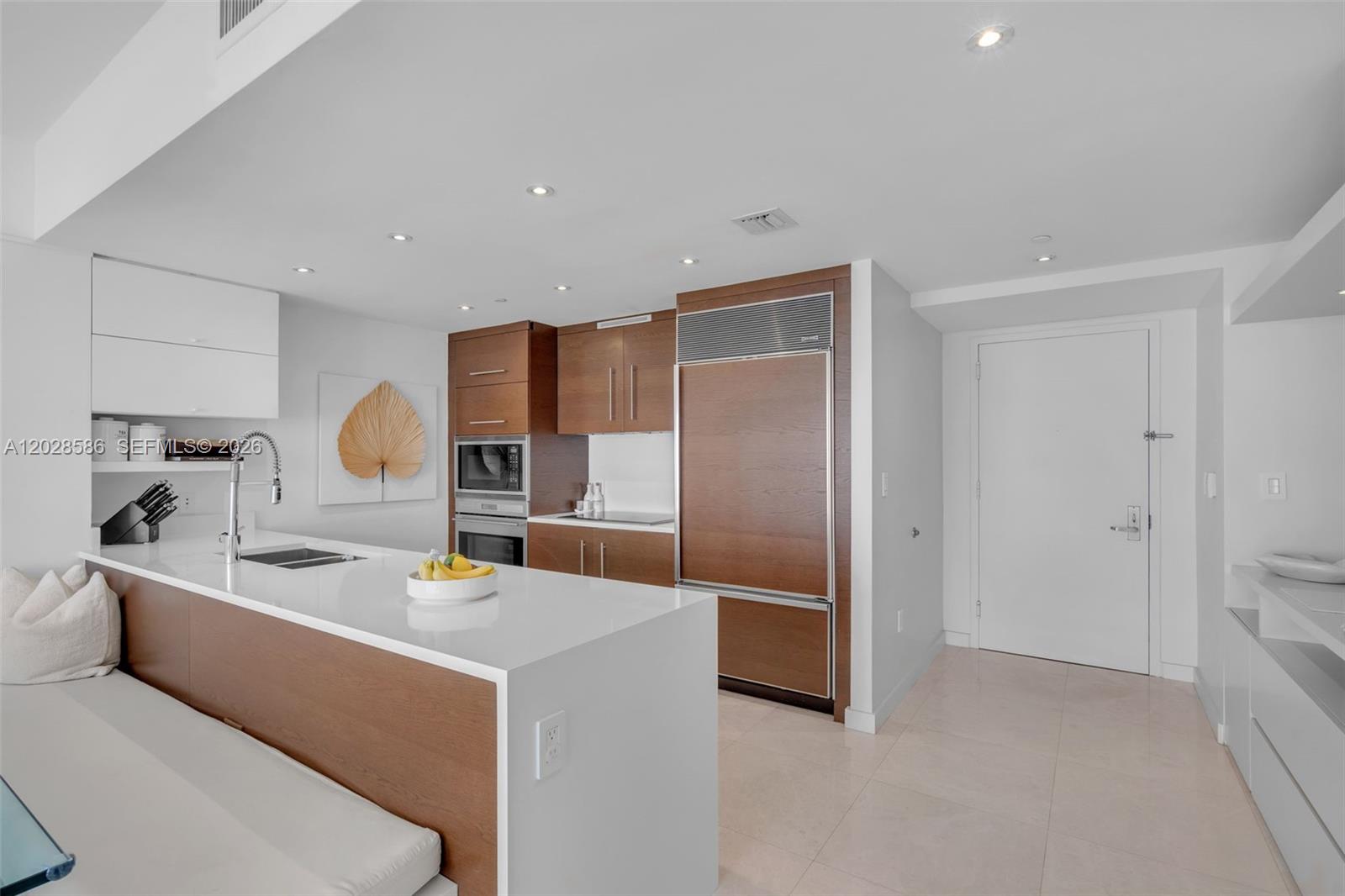 465 Brickell Ave #2703 Miami, FL 33131