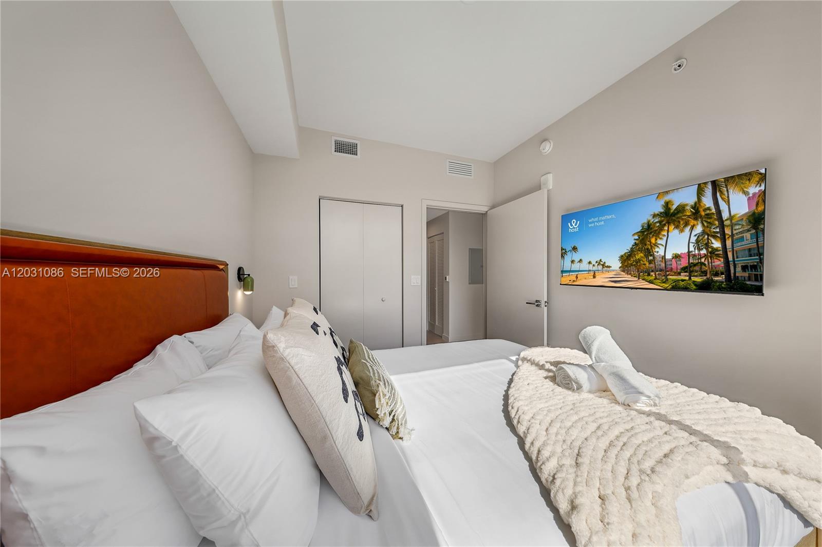 11 NE 6th St #301 Miami, FL 33132
