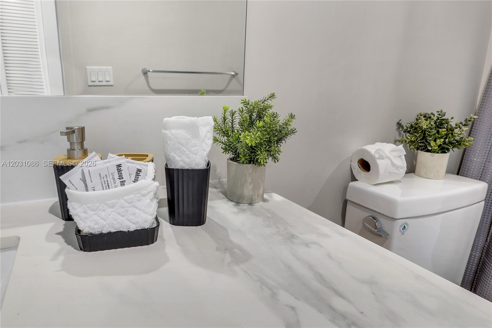 11 NE 6th St #301 Miami, FL 33132