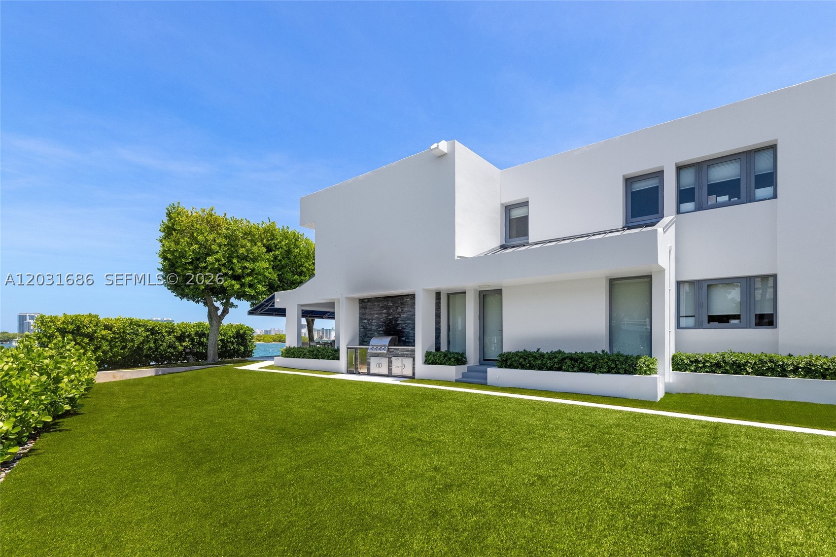 13395 Biscayne Bay Dr North Miami, FL 33181