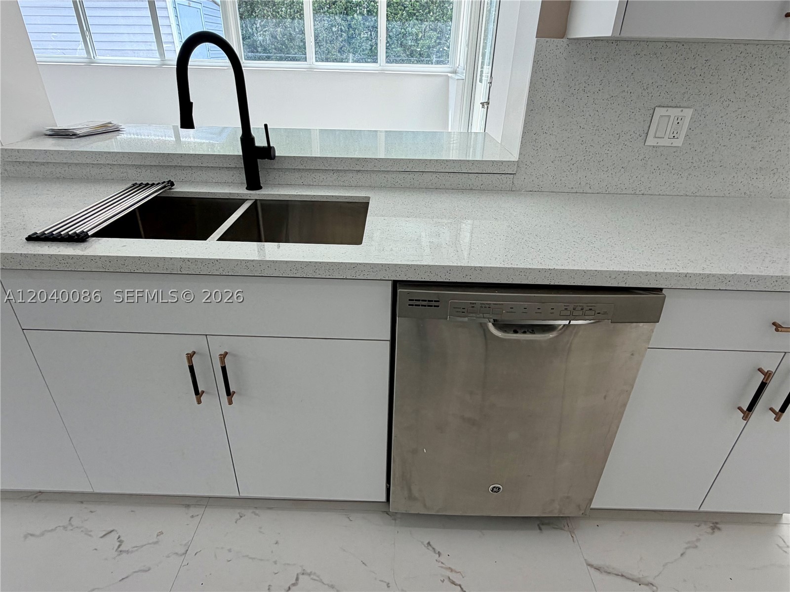 8235 SW 62nd Pl Miami, FL 33143
