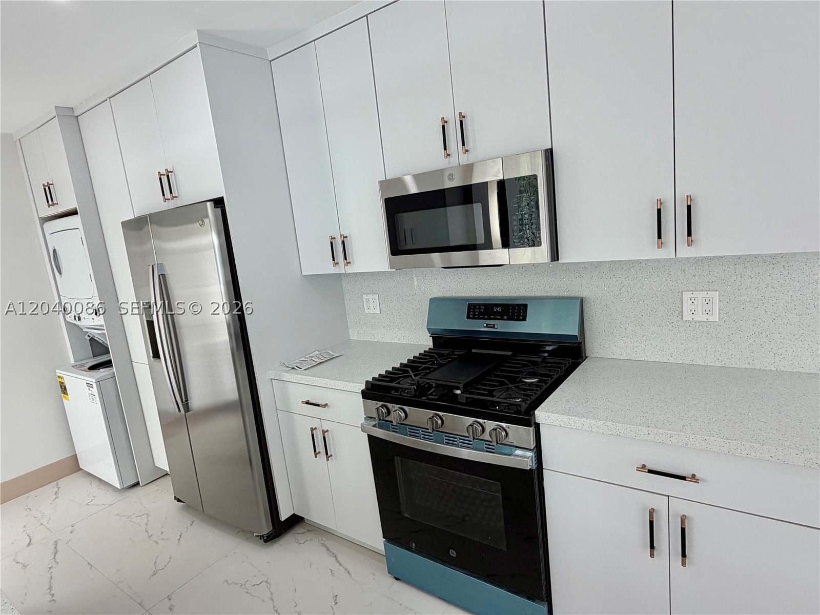 8235 SW 62nd Pl Miami, FL 33143