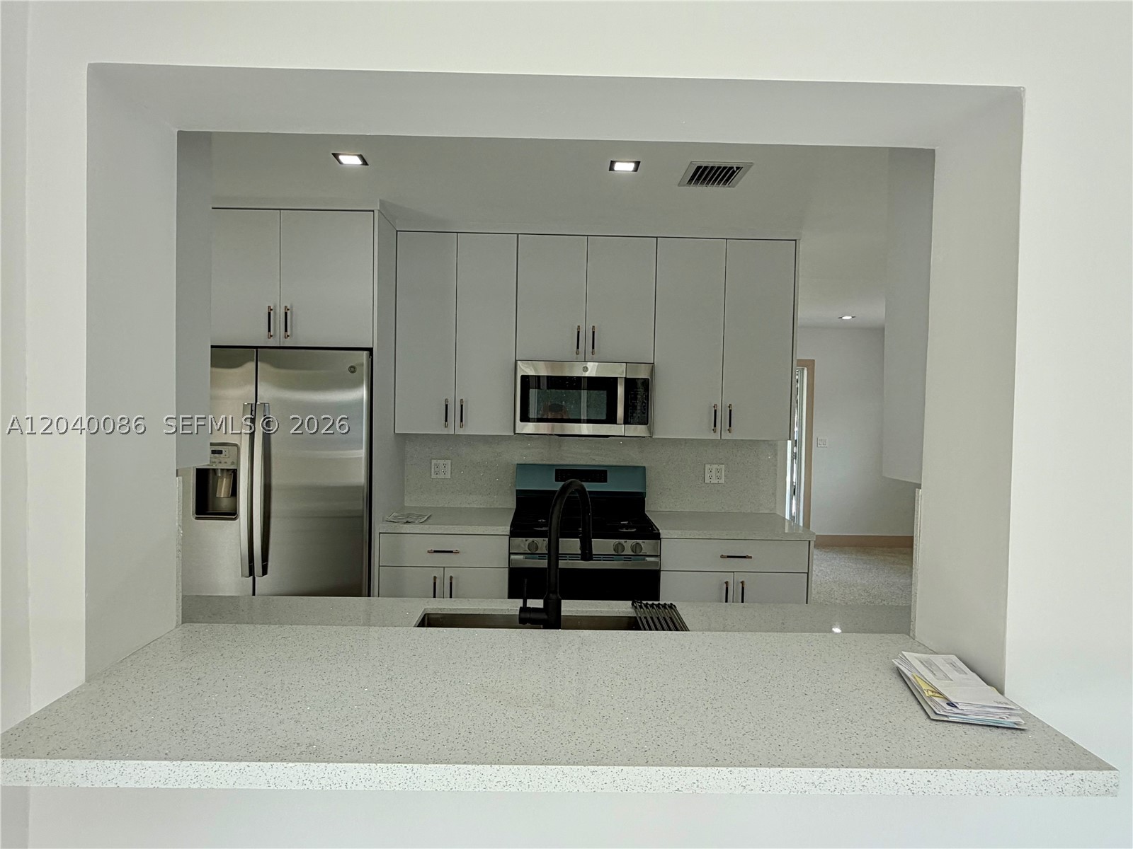 8235 SW 62nd Pl Miami, FL 33143