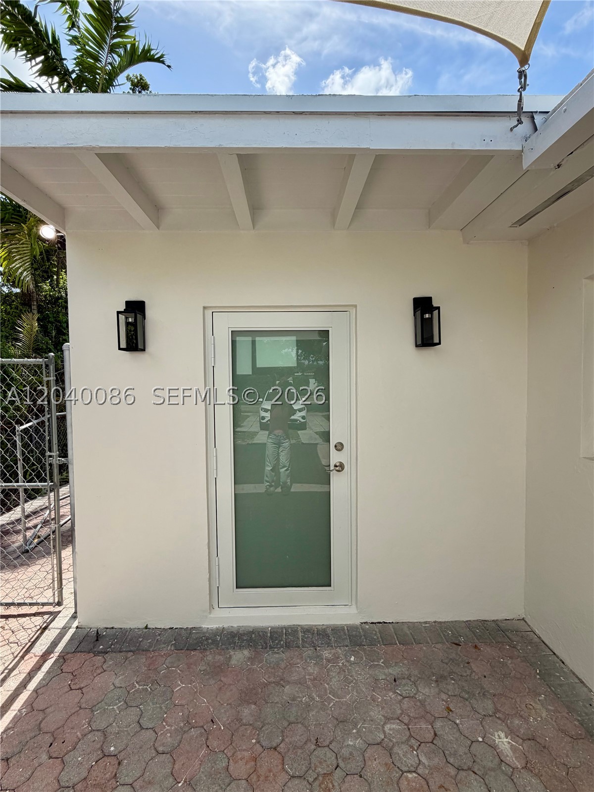 8235 SW 62nd Pl Miami, FL 33143